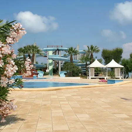 Happy Camp Mobile Homes In Villaggio Lamaforca * Carovigno