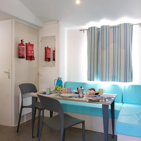 Happy Camp Mobile Homes In Villaggio Lamaforca * Carovigno